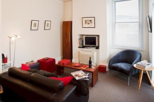לונסטון Twofourtwo Boutique Apartments מראה חיצוני תמונה