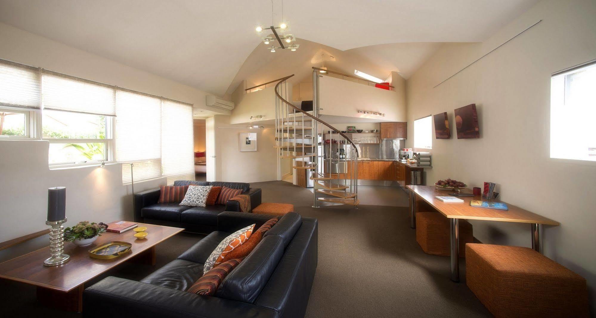 לונסטון Twofourtwo Boutique Apartments מראה חיצוני תמונה