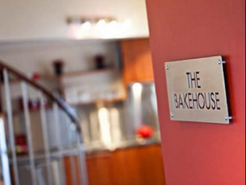 לונסטון Twofourtwo Boutique Apartments מראה חיצוני תמונה