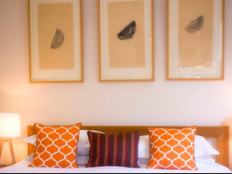 לונסטון Twofourtwo Boutique Apartments מראה חיצוני תמונה